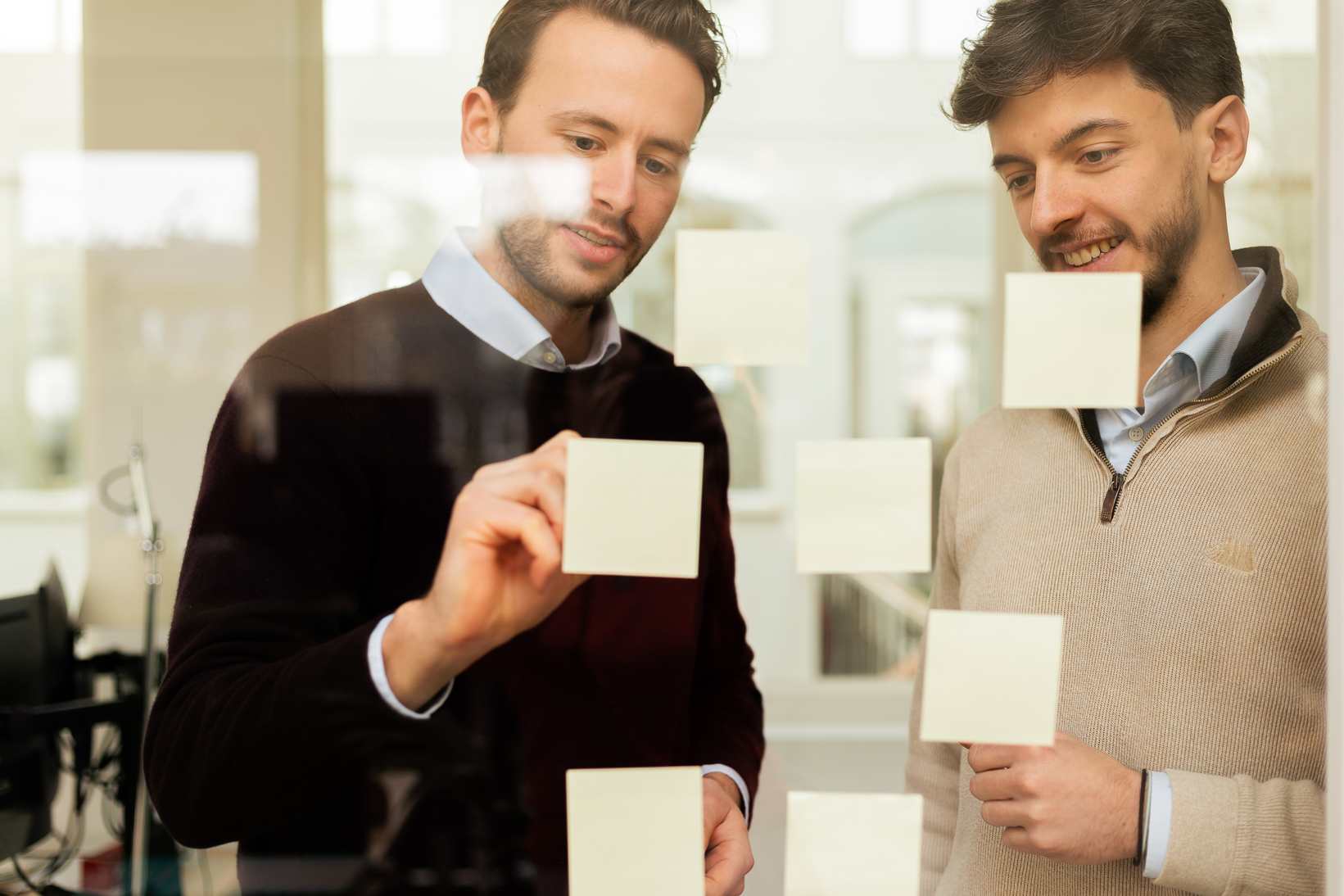 office_stickynotes_otto_victor